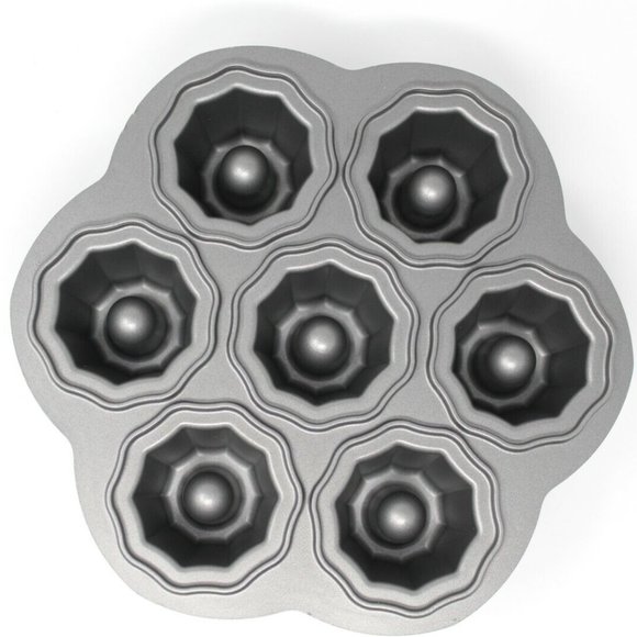 Nordic Ware Cast Bakeware Cookies & Cream Bundt Pan, Silver, 7 Cavity Cookie Pan - Picture 4 of 7